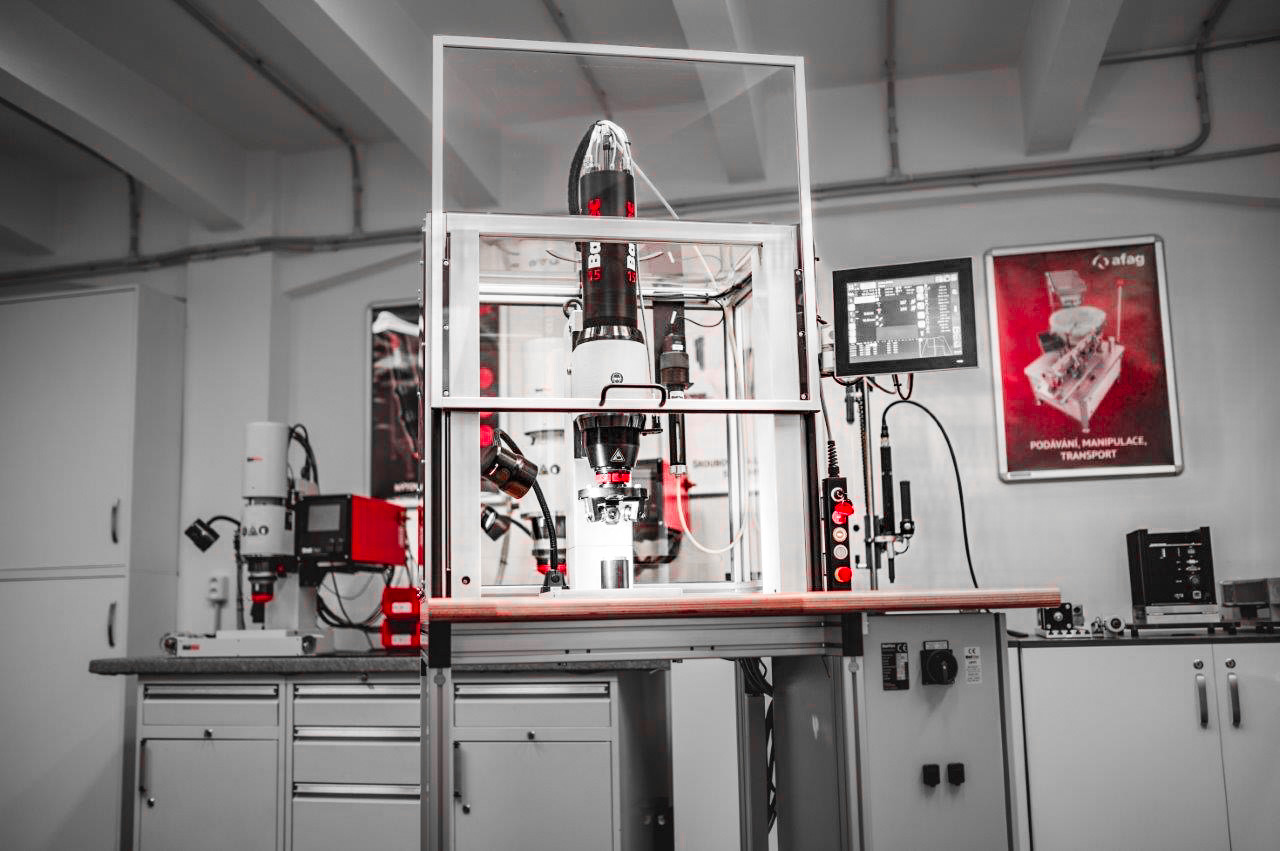 Przemysłowe technologie nitowania BalTec – nitowanie i walcowanie